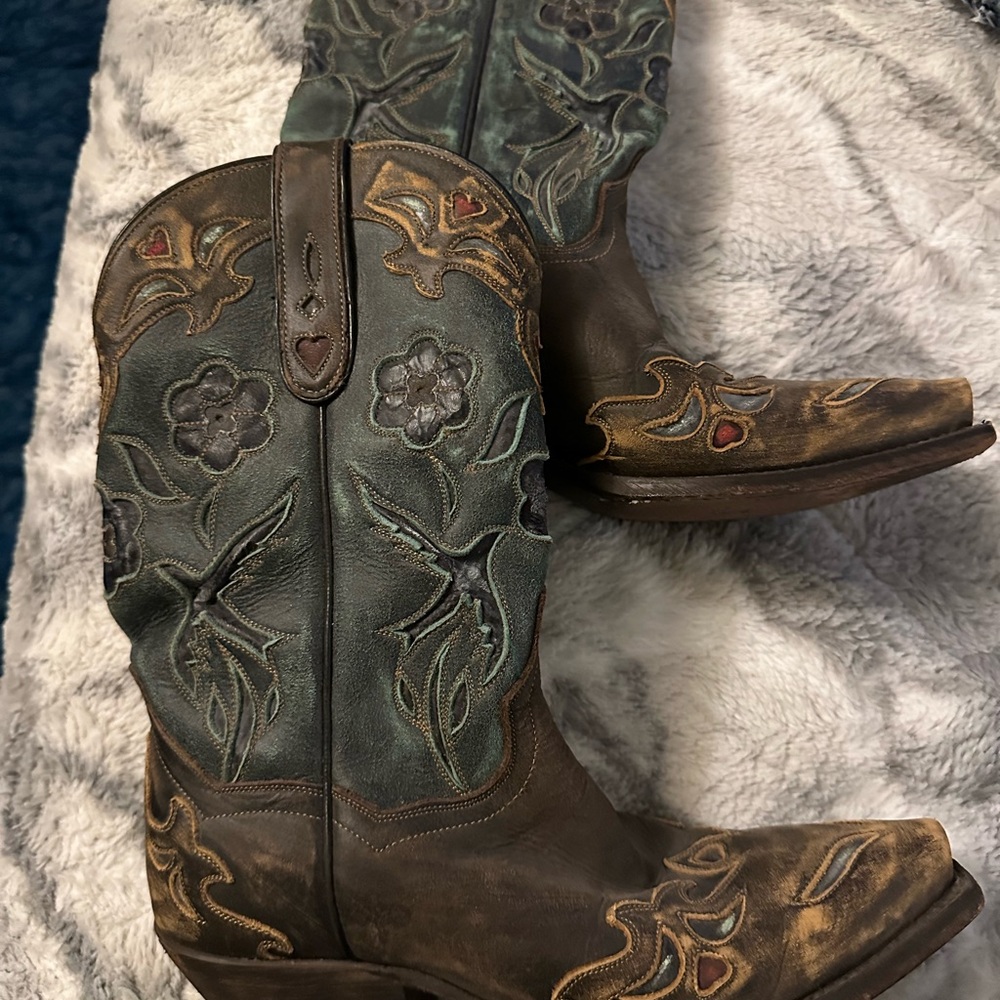 Dan Post Leather Cowboy Boots in Rich Brown